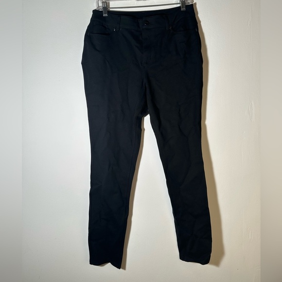 Women’s Mid Rise Black Pants - Picture 2 of 6